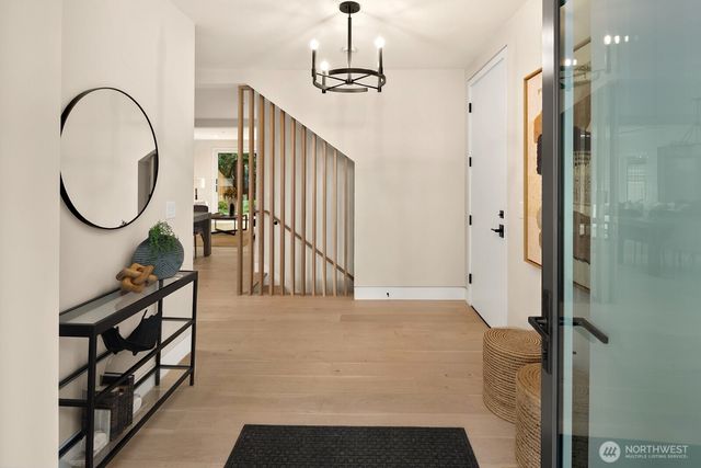 3949 A W Barrett Lane, Seattle, WA 98199