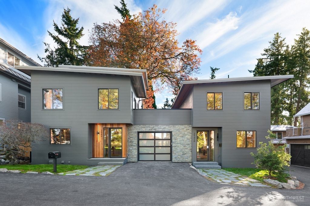 3949 A W Barrett Lane, Seattle, WA 98199