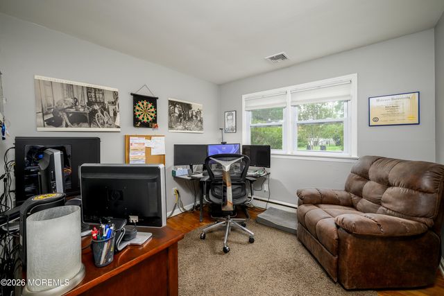 7 Boxwood Terrace, Toms River, NJ 08755