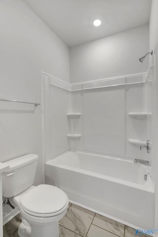 22002 Natures Cove Drive, Athens, AL 35613