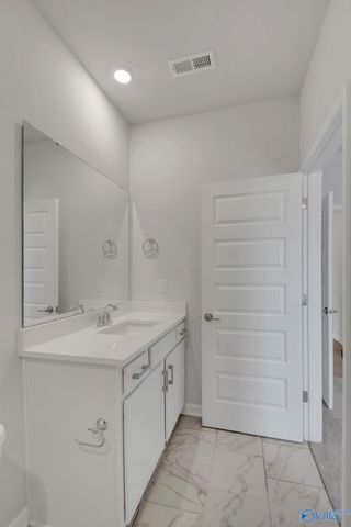 22002 Natures Cove Drive, Athens, AL 35613