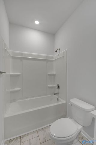 22002 Natures Cove Drive, Athens, AL 35613