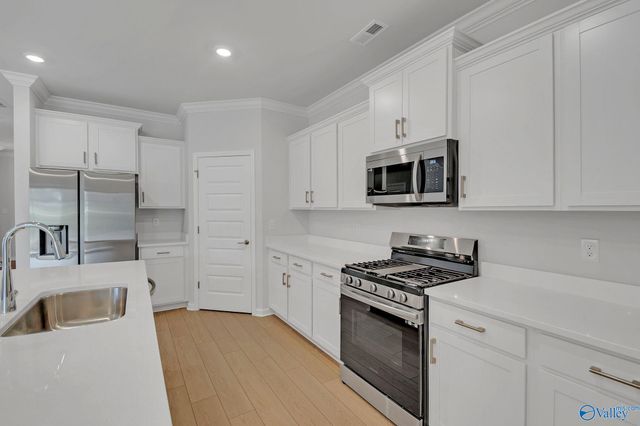 22002 Natures Cove Drive, Athens, AL 35613