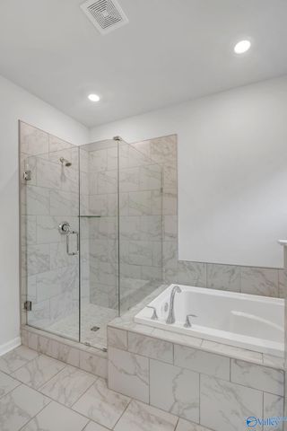 22002 Natures Cove Drive, Athens, AL 35613