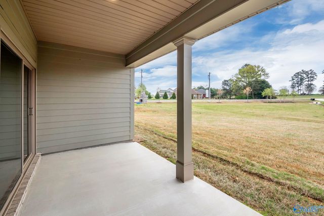 22002 Natures Cove Drive, Athens, AL 35613