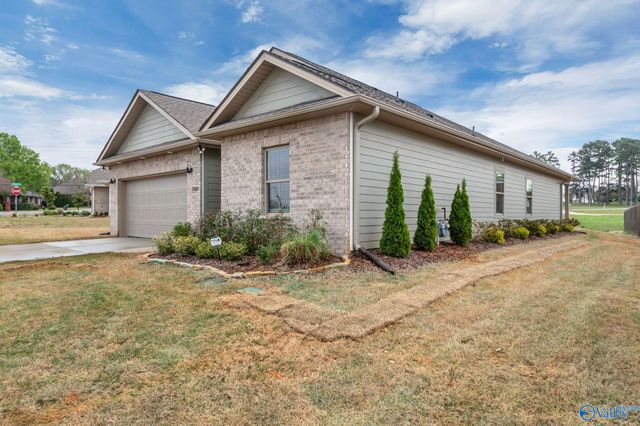 22002 Natures Cove Drive, Athens, AL 35613