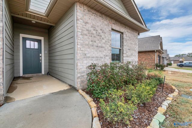 22002 Natures Cove Drive, Athens, AL 35613