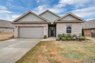 22002 Natures Cove Drive, Athens, AL 35613