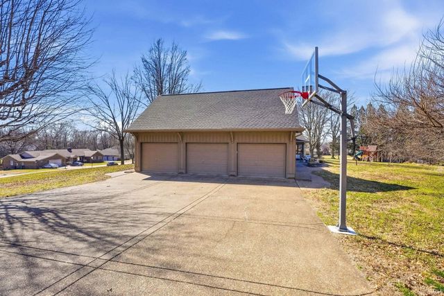 8928 McCutchan Place, Evansville, IN 47725