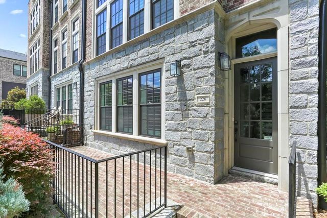 226 Devin NE Place, Atlanta, GA 30305
