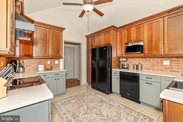 6796 ST ANNES DR, Fayetteville, PA 17222