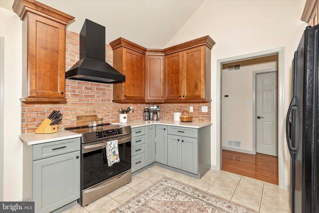 6796 ST ANNES DR, Fayetteville, PA 17222