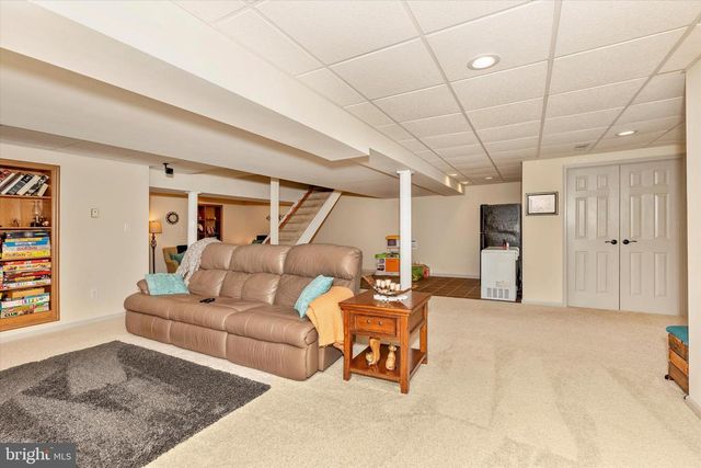 6796 ST ANNES DR, Fayetteville, PA 17222