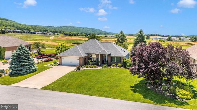 6796 ST ANNES DR, Fayetteville, PA 17222