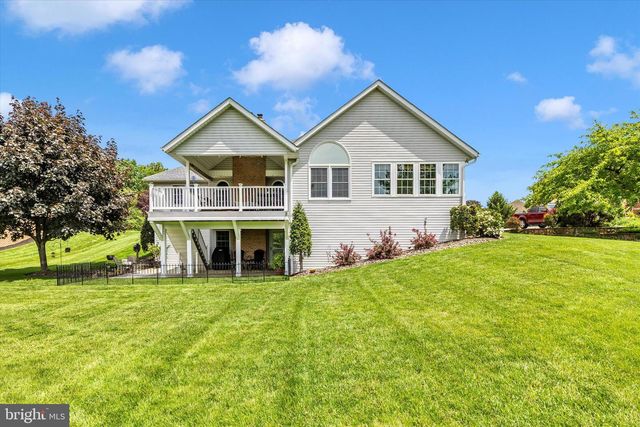 6796 ST ANNES DR, Fayetteville, PA 17222