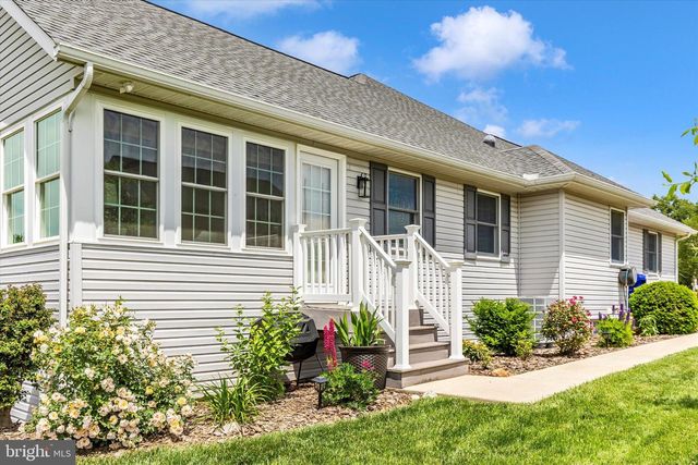 6796 ST ANNES DR, Fayetteville, PA 17222