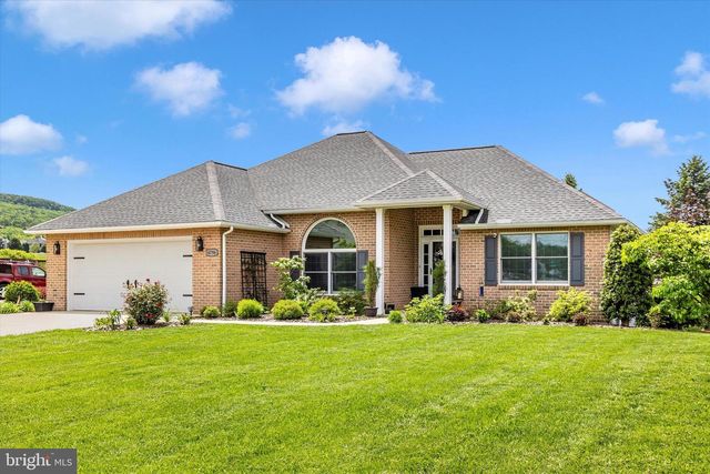 6796 ST ANNES DR, Fayetteville, PA 17222