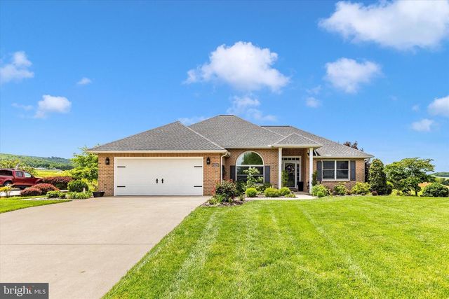 6796 ST ANNES DR, Fayetteville, PA 17222