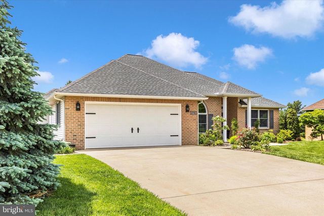 6796 ST ANNES DR, Fayetteville, PA 17222