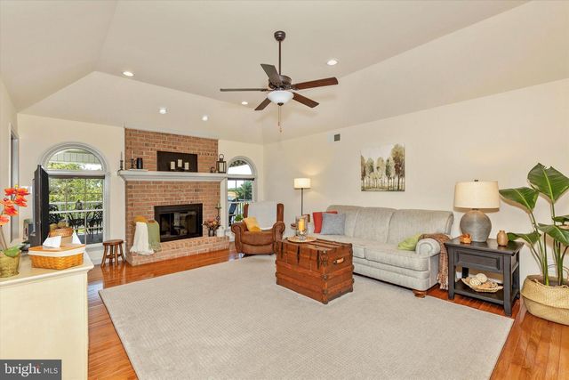 6796 ST ANNES DR, Fayetteville, PA 17222
