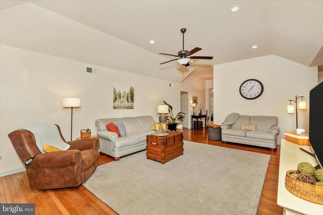 6796 ST ANNES DR, Fayetteville, PA 17222