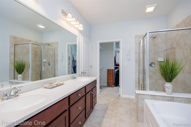 49539 Stillmeadow Court, Macomb Township, MI 48042