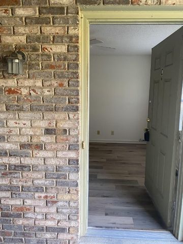 208 Beech St Apt G, Clarksville, TN 37042