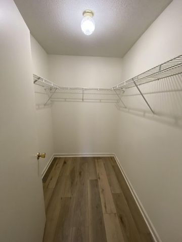 208 Beech St Apt G, Clarksville, TN 37042