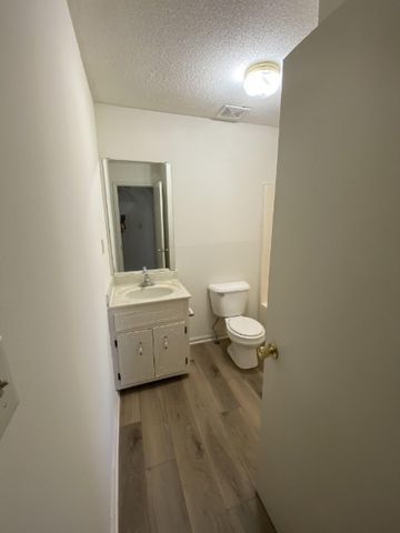 208 Beech St Apt G, Clarksville, TN 37042