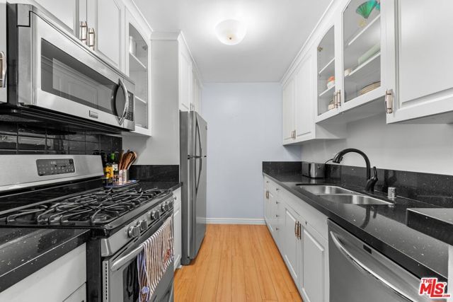 832 Euclid Street 105, Santa Monica, CA 90403