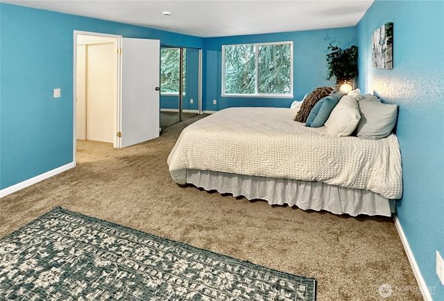 7910 Husky Way SE, Lacey, WA 98503