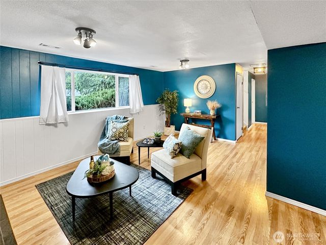 7910 Husky Way SE, Lacey, WA 98503