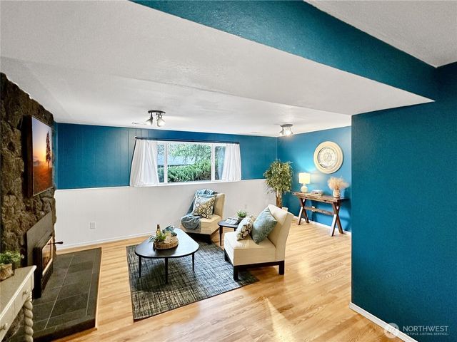 7910 Husky Way SE, Lacey, WA 98503