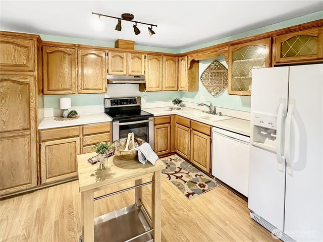 7910 Husky Way SE, Lacey, WA 98503