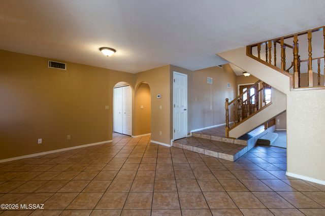 1160 W Lone Star Mine Place, Tucson, AZ 85737