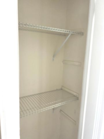 5427 W Montrose Avenue 1, Chicago, IL 60641