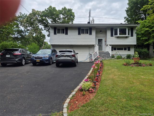4401 Express Drive N, Ronkonkoma, NY 11779