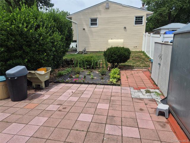 4401 Express Drive N, Ronkonkoma, NY 11779