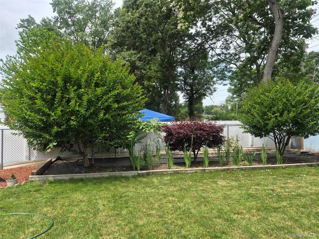 4401 Express Drive N, Ronkonkoma, NY 11779