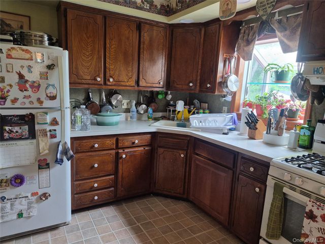 4401 Express Drive N, Ronkonkoma, NY 11779