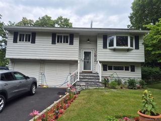4401 Express Drive N, Ronkonkoma, NY 11779
