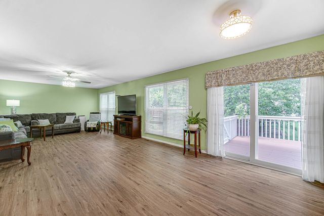 1940 Waverly Lane, Algonquin, IL 60102