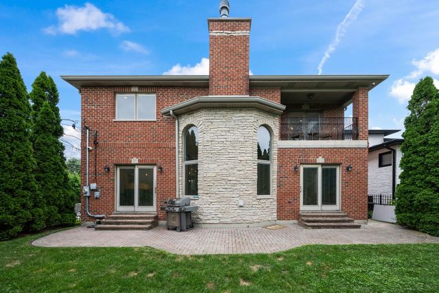 6834 N Kedvale Avenue, Lincolnwood, IL 60712