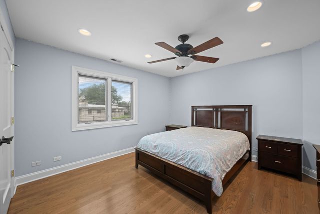 6834 N Kedvale Avenue, Lincolnwood, IL 60712