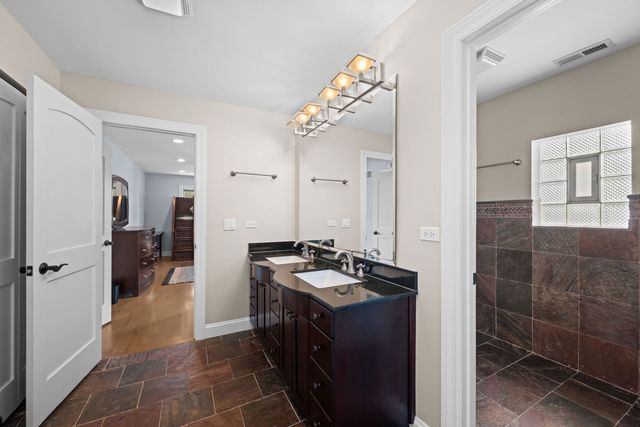 6834 N Kedvale Avenue, Lincolnwood, IL 60712