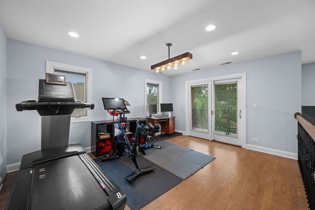 6834 N Kedvale Avenue, Lincolnwood, IL 60712