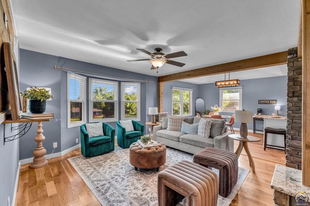 550 NW 58th St, Topeka, KS 66617