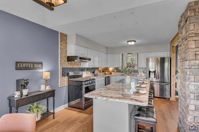 550 NW 58th St, Topeka, KS 66617