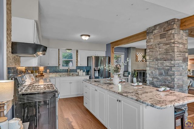 550 NW 58th St, Topeka, KS 66617