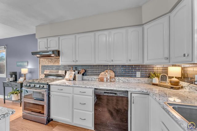 550 NW 58th St, Topeka, KS 66617